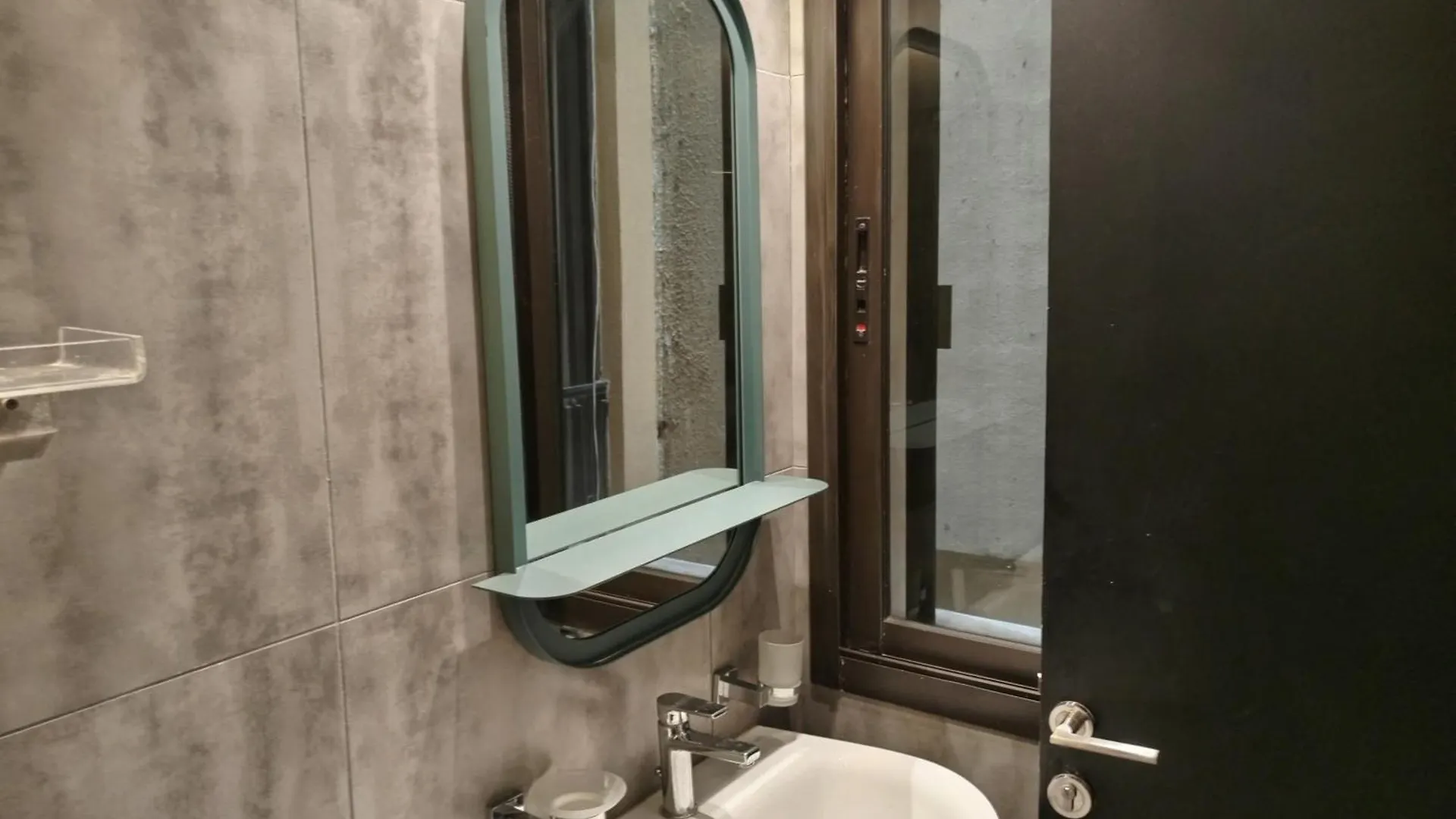 Citi Loft Furnished Apartments بيروت فندق